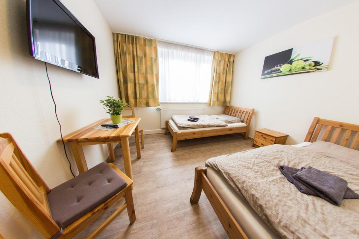 Hollis Rast Hotel Sangerhausen Buitenkant foto