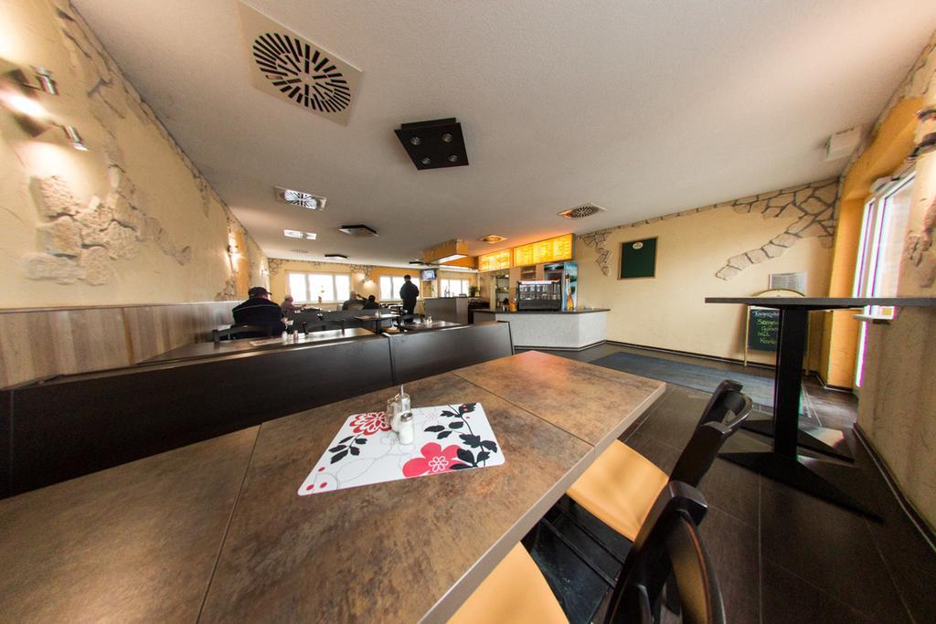 Hollis Rast Hotel Sangerhausen Buitenkant foto